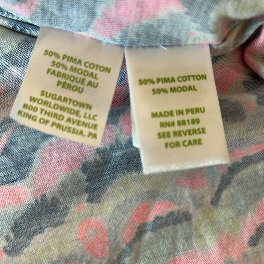 Lilly Pulitzer Britta Knit Tunic Swirling Seadream size XS
PROJECT due to hole - Picture 8 of 16